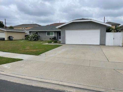 8641 Cypress Ave, Cypress, CA 90630-2316