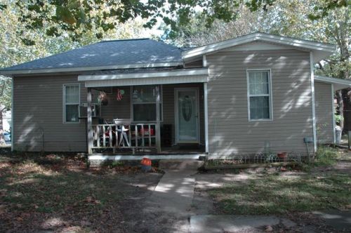 1430 Dirr Ave, Parsons, KS 67357-3057