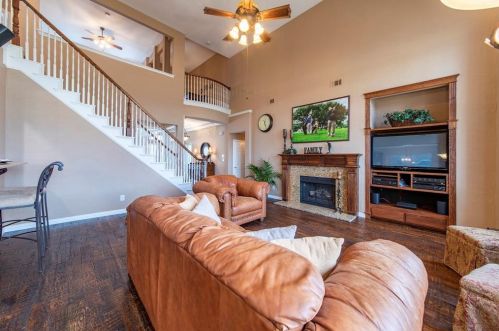 3609 Cimarron Dr, Carrollton TX 75007-6304 exterior