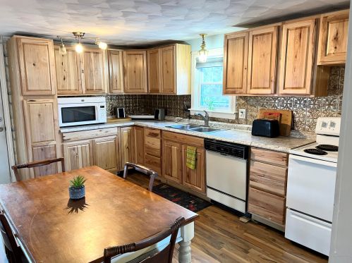 81 Hicks Rd, Augusta, ME 04330-4314