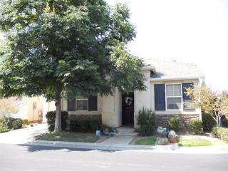 11 Scandia Ln, Clovis, CA 93619-2611