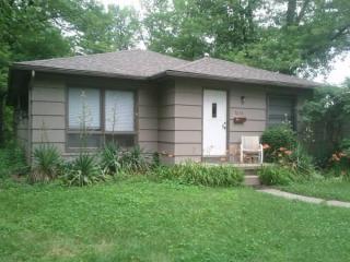 2639 Dekist St, Blmgtn IN  47408-4216 exterior