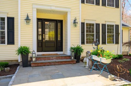 7 Stone Gate Dr, Sandy Hook, CT 06482-1490