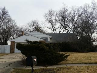 633 Pinecroft Dr, Keeneyville, IL 60172-3044