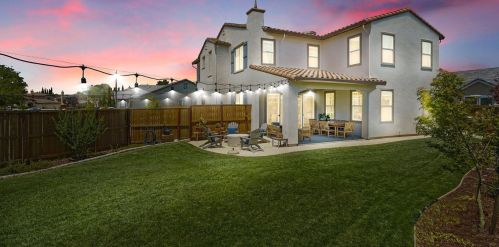 1572 Nighthawk Ln, Manteca, CA 95337-7909