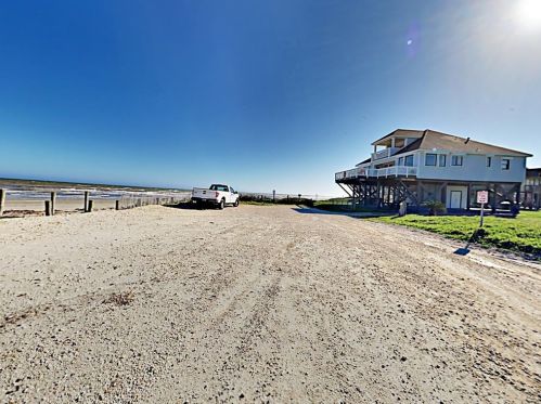 12622 Buena Vista Dr, Galveston, TX 77554-9734