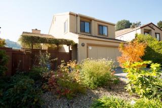 28039 Ziele Creek Dr, Hayward, CA 94542-2425