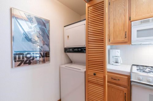316 Skidder Trl, Truckee CA  96161-3927 exterior