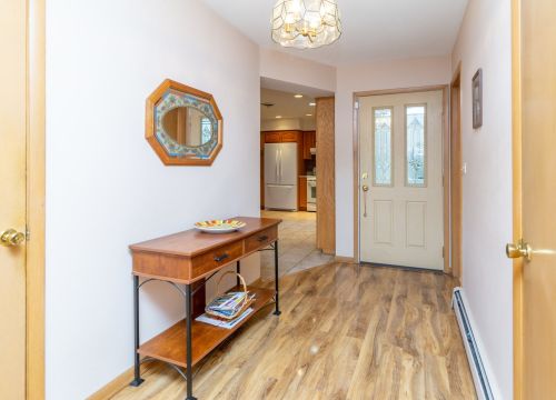 1092 Crimson Dr, Wheeling, IL 60090-5536