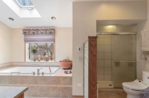 115 Eastwood Dr, Bannockburn IL  60015-5009 exterior