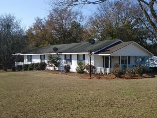 1655 Osteen Branch Rd, Jesup, GA 31545-4327