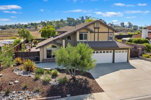 1560 Glacier Rd, Oceanside, CA 92056-1828