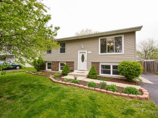 832 Summit Ln, Lemont IL  60440-1620 exterior