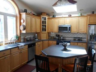 23 Hillside Ave, Hopkinton, RI 02804-1703