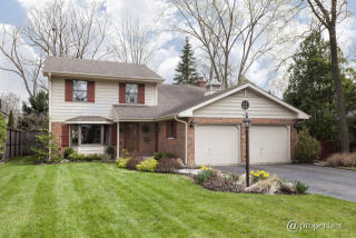711 Echo Ln, Glenview, IL 60025-3435