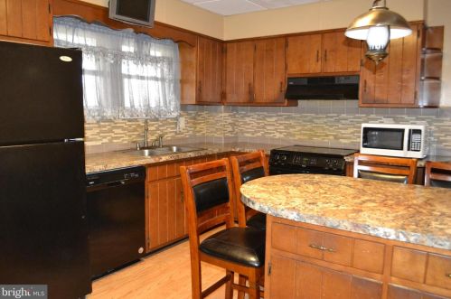 808 2nd St, Harrisburg, PA 17102-3212