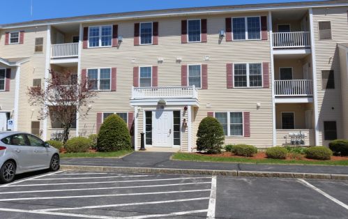 18 Crestview Cir, Londonderry, NH 03053-2453