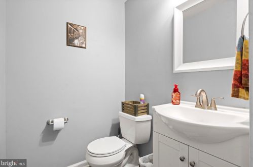 18823 Pier Trail Dr, Triangle VA  22172-2347 exterior