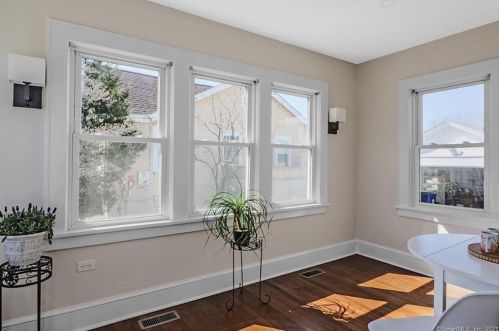14 Elton Ct, Norwalk CT  06851-4830 exterior