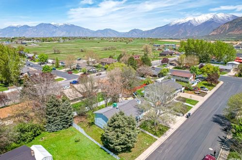 345 350, Woodland Hills UT 84653-5512 exterior