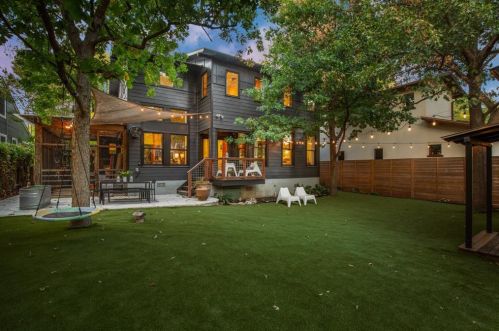 1305 40 St, Austin TX  78756-3614 exterior