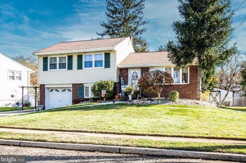 18 Winding Way, Trenton, NJ 08620-2627