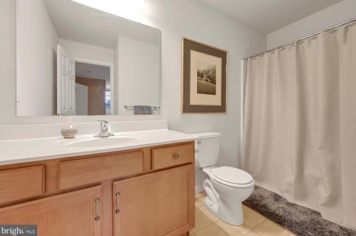 15 Leeds Ct, Lancaster PA  17602-4676 exterior