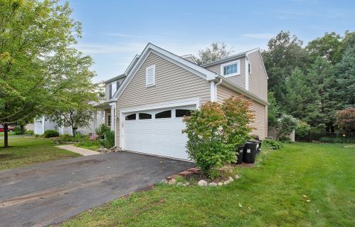 1929 Sebastian Dr, Bull Valley, IL 60098-2298