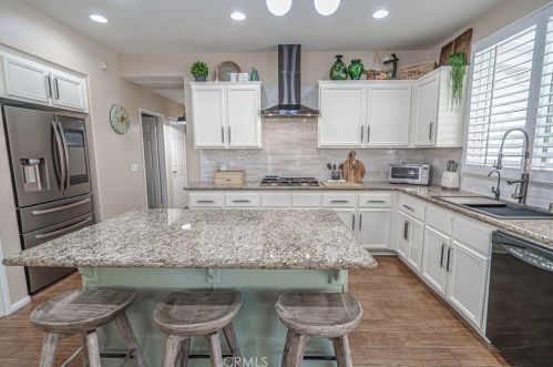 42345 75th St, Lancaster, CA 93536-7391
