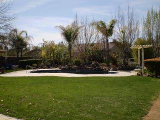 9336 Crowell Dr, Elk Grove, CA 95624-3613