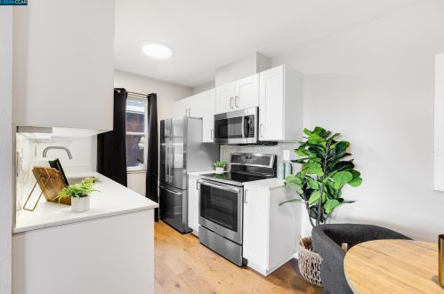 18 Bayside Ct, Richmond CA  94804-7441 exterior