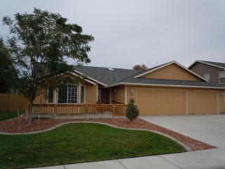 8511 Desoto Dr, Pasco, WA 99301-7998