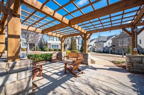 1705 Whitfield Parc Cir, Smyrna GA 30080-2204 exterior