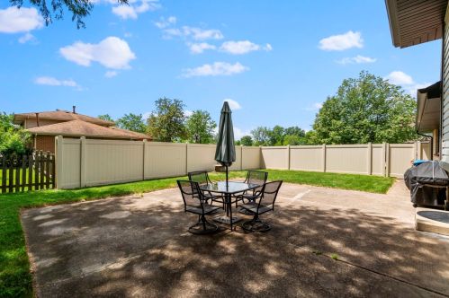 1043 Walter St, Lemont IL  60439-3991 exterior