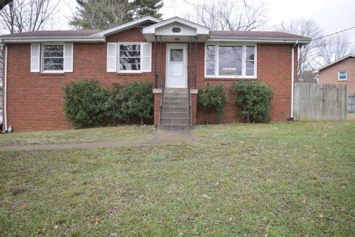 305 Tyler Dr, Hermitage, TN 37076-2151