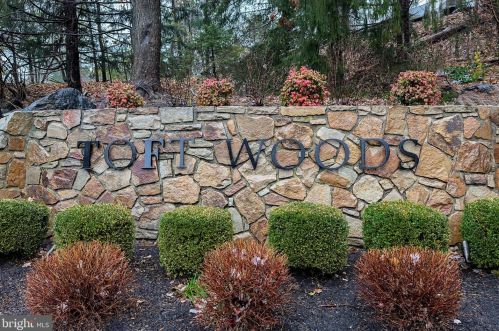 5 Toft Woods Way, Media PA  19063-4335 exterior