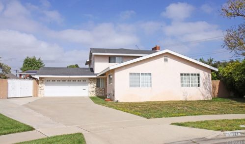 17527 Santa Elena Cir, Santa Ana, CA 92708-4316