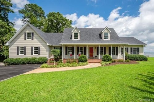 580 Windward Watch Ln, Saluda, VA 23149-2576