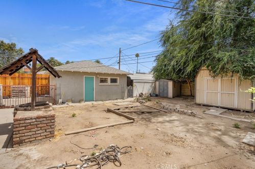 4150 Emerson St, Riverside CA  92506-2052 exterior