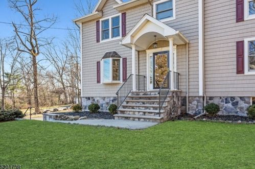 97 Roosevelt Ave, Paterson NJ  07506-0015 exterior