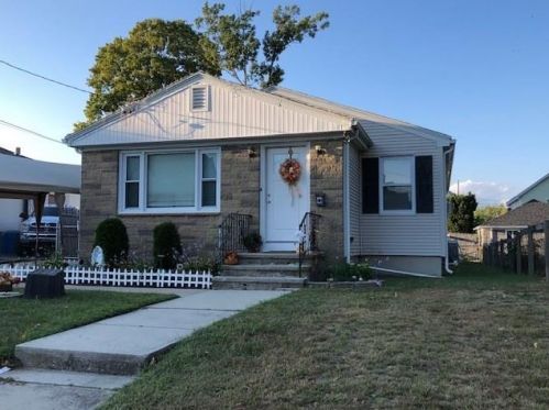 6 Blaine St, Providence, RI 02919-4104