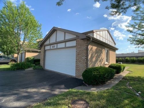 1560 Columbia Ct, Elk Grove Vlg, IL 60007-2839
