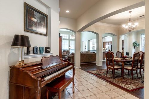 8024 Ocean Dr, Fort Worth TX  76123-1895 exterior