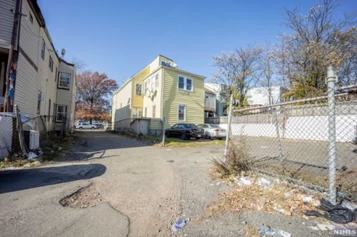 869 Madison Ave, Paterson NJ 07501-3120 exterior