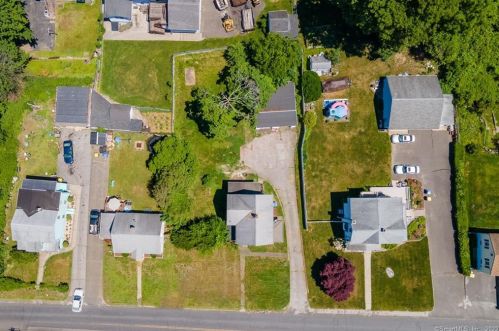 131 Pearl Lake Rd, Waterbury, CT 06706-2516