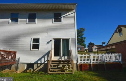 643 Boundary Ave, Hanover PA 17331-3906 exterior