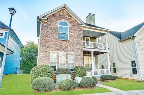 1804 Laurel Green Way, Atlanta GA  30344-8211 exterior