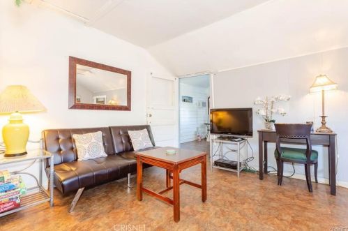 426 Ivy St, Glendale CA  91204-1012 exterior