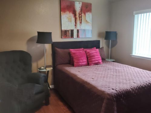 1084 Magnolia Ln, Cedar Hill TX 75104-6200 exterior