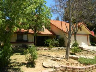 1694 Ryan Ln, Fresno, CA 93720-1434